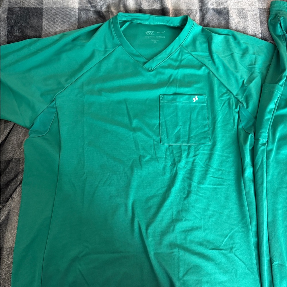 SET. Fit scrubs men’s green bundle